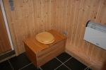 Die Komposttoilette im Bad des Ferienhäuschens